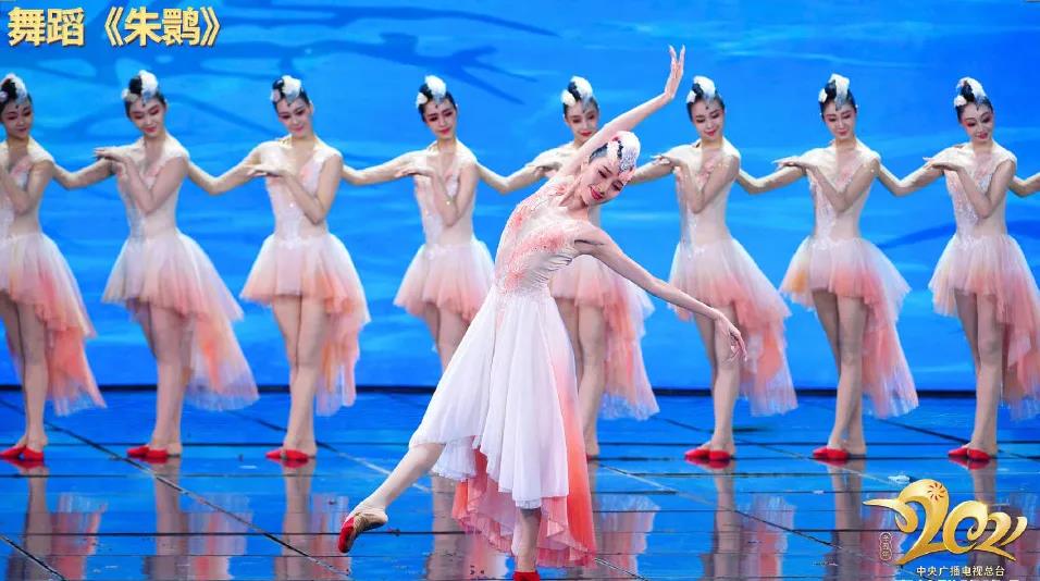 冯双白:艺术创新的巨大力量 从2021年央视春晚舞蹈节目的艺术突破说起