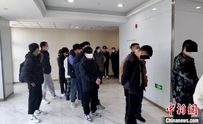 本案中，上海警方抓获犯罪嫌疑人12名。　上海市公安局供图